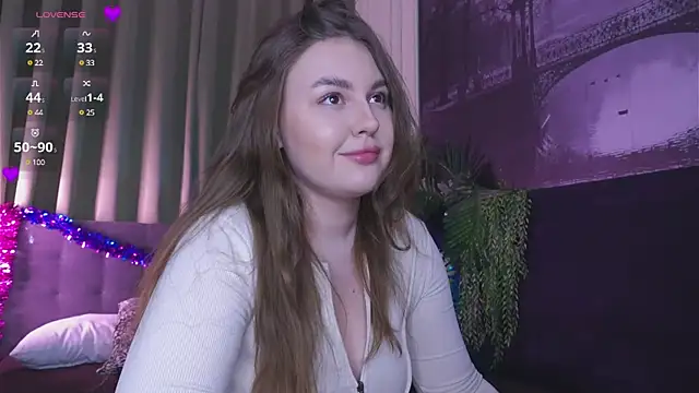 Snapshot of Mia__Peach chatting on December 2024 10:27:01 PM Mia Peach online show from December 2024 10:27:01 PM