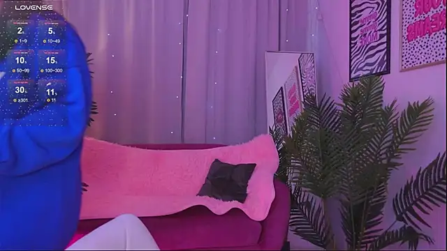 Snapshot of Mia__Peach chatting on March 2025 04:19:01 AM Mia Peach online show from March 2025 04:19:01 AM