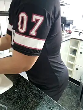 lamorbosa37 online show from February 2026 03:02:01 PM