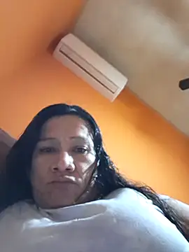 Snapshot of miicheele32 chatting on November 2025 08:57:02 AM miicheele32 online show from November 2025 08:57:02 AM