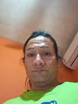 Snapshot of miicheele32 chatting on November 2025 02:25:02 AM miicheele32 online show from November 2025 02:25:02 AM