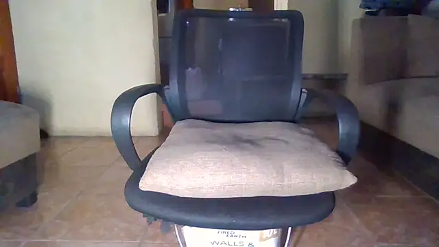 Snapshot of SmallGoodNutts chatting on September 2025 06:28:02 AM SmallGoodNutts online show from September 2025 06:28:02 AM