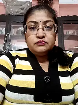 Snapshot of LAVERNIYA_ chatting on December 2024 01:32:02 PM LAVERNIYA  online show from December 2024 01:32:02 PM