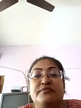 Snapshot of LAVERNIYA_ chatting on December 2024 05:21:01 AM LAVERNIYA  online show from December 2024 05:21:01 AM