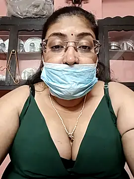 Snapshot of LAVERNIYA_ chatting on February 2025 06:40:02 PM LAVERNIYA  online show from February 2025 06:40:02 PM