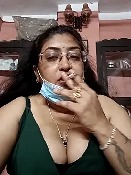 Snapshot of LAVERNIYA_ chatting on March 2025 01:01:01 PM LAVERNIYA  online show from March 2025 01:01:01 PM