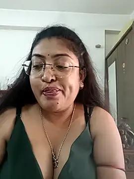 Snapshot of LAVERNIYA_ chatting on September 2025 05:44:02 AM LAVERNIYA  online show from September 2025 05:44:02 AM