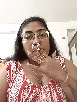 Snapshot of LAVERNIYA_ chatting on October 2025 11:07:01 AM LAVERNIYA  online show from October 2025 11:07:01 AM