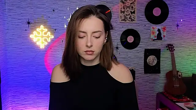 Snapshot of GloriaElmer chatting on December 2024 06:03:02 PM GloriaElmer online show from December 2024 06:03:02 PM