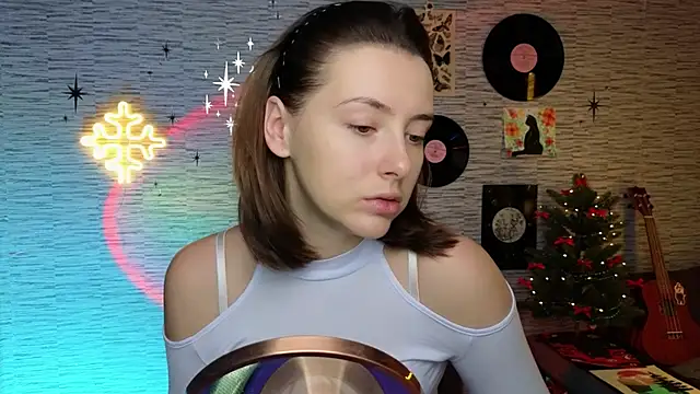 Snapshot of GloriaElmer chatting on December 2024 06:14:01 AM GloriaElmer online show from December 2024 06:14:01 AM