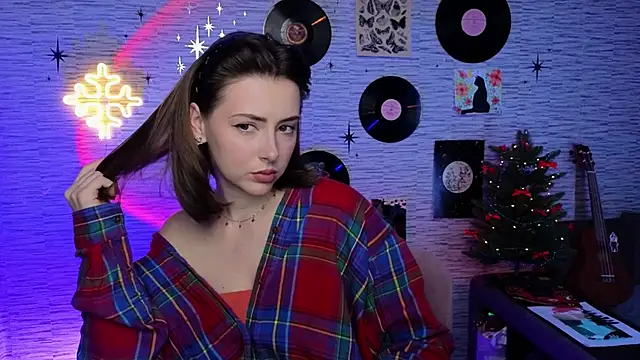 Snapshot of GloriaElmer chatting on December 2024 09:13:02 AM GloriaElmer online show from December 2024 09:13:02 AM