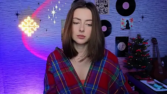 Snapshot of GloriaElmer chatting on December 2024 02:05:02 PM GloriaElmer online show from December 2024 02:05:02 PM