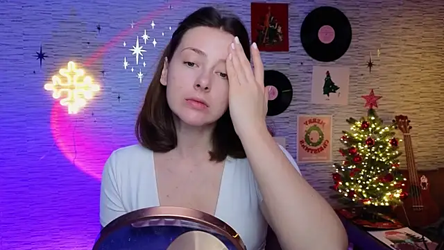 Snapshot of GloriaElmer chatting on January 2025 08:20:02 AM GloriaElmer online show from January 2025 08:20:02 AM