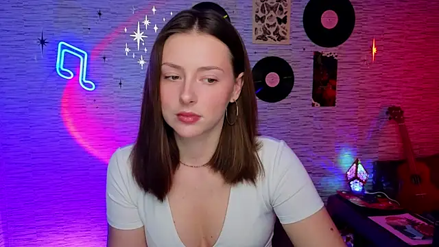 Snapshot of GloriaElmer chatting on February 2025 11:05:02 AM GloriaElmer online show from February 2025 11:05:02 AM