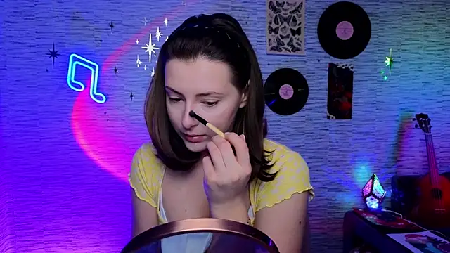 Snapshot of GloriaElmer chatting on February 2025 06:03:01 AM GloriaElmer online show from February 2025 06:03:01 AM