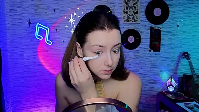 Snapshot of GloriaElmer chatting on February 2025 07:35:01 AM GloriaElmer online show from February 2025 07:35:01 AM