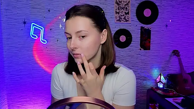 Snapshot of GloriaElmer chatting on February 2025 07:58:02 AM GloriaElmer online show from February 2025 07:58:02 AM