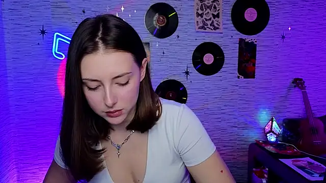 Snapshot of GloriaElmer chatting on February 2025 11:02:02 AM GloriaElmer online show from February 2025 11:02:02 AM