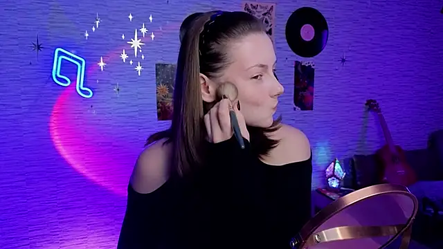 Snapshot of GloriaElmer chatting on March 2025 06:38:02 AM GloriaElmer online show from March 2025 06:38:02 AM