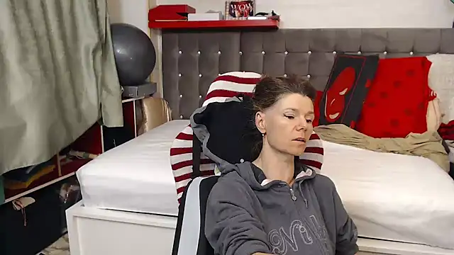 kellyterapy online show from May 2026 11:23:04 PM