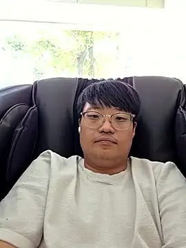 Snapshot of lolgayb chatting on June 2026 05:18:01 AM lolgayb online show from June 2026 05:18:01 AM