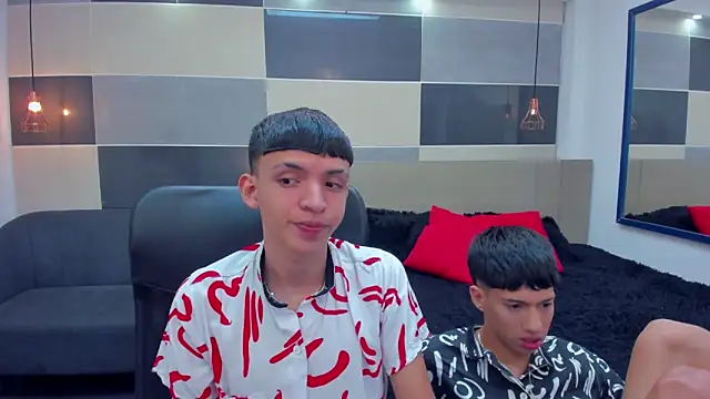 Snapshot of Juan_Nd_Steven chatting on December 2024 01:11:02 PM Juan Nd Steven online show from December 2024 01:11:02 PM