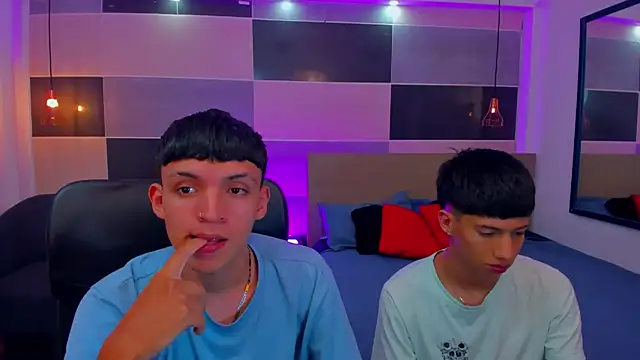 Snapshot of Juan_Nd_Steven chatting on December 2024 04:31:02 AM Juan Nd Steven online show from December 2024 04:31:02 AM