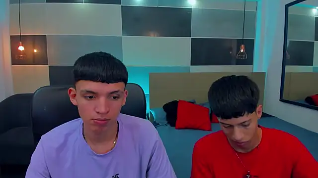 Snapshot of Juan_Nd_Steven chatting on December 2024 10:06:02 AM Juan Nd Steven online show from December 2024 10:06:02 AM