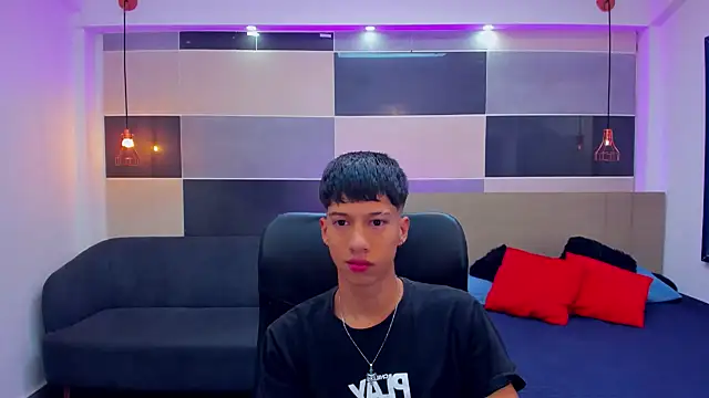 Snapshot of Juan_Nd_Steven chatting on December 2024 10:28:01 PM Juan Nd Steven online show from December 2024 10:28:01 PM