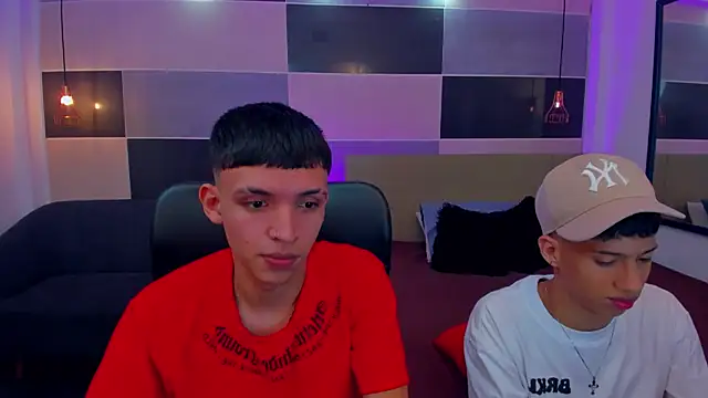 Snapshot of Juan_Nd_Steven chatting on December 2024 10:45:01 PM Juan Nd Steven online show from December 2024 10:45:01 PM