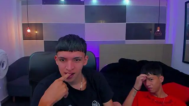 Snapshot of Juan_Nd_Steven chatting on January 2025 04:15:01 AM Juan Nd Steven online show from January 2025 04:15:01 AM