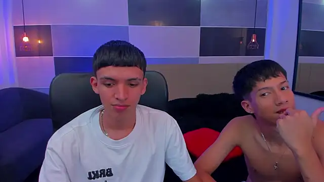 Snapshot of Juan_Nd_Steven chatting on January 2025 07:07:01 AM Juan Nd Steven online show from January 2025 07:07:01 AM