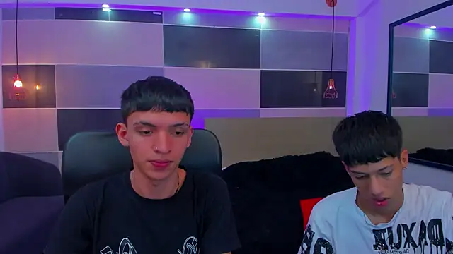 Snapshot of Juan_Nd_Steven chatting on January 2025 03:20:01 PM Juan Nd Steven online show from January 2025 03:20:01 PM