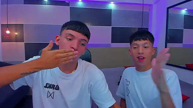 Snapshot of Juan_Nd_Steven chatting on March 2025 04:24:01 AM Juan Nd Steven online show from March 2025 04:24:01 AM