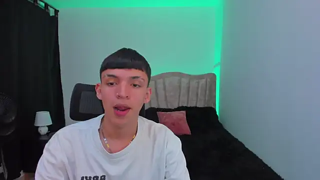 Snapshot of Juan_Nd_Steven chatting on September 2025 04:27:01 AM Juan Nd Steven online show from September 2025 04:27:01 AM