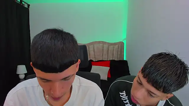 Snapshot of Juan_Nd_Steven chatting on October 2025 04:09:02 AM Juan Nd Steven online show from October 2025 04:09:02 AM