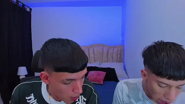 Snapshot of Juan_Nd_Steven chatting on October 2025 04:10:02 AM Juan Nd Steven online show from October 2025 04:10:02 AM