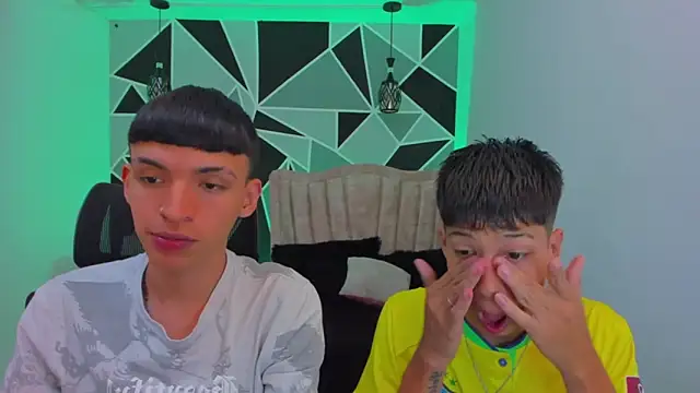 Snapshot of Juan_Nd_Steven chatting on November 2025 04:24:01 AM Juan Nd Steven online show from November 2025 04:24:01 AM