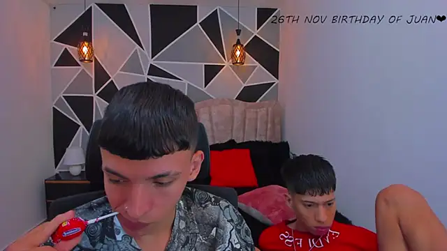 Snapshot of Juan_Nd_Steven chatting on November 2025 02:56:02 AM Juan Nd Steven online show from November 2025 02:56:02 AM