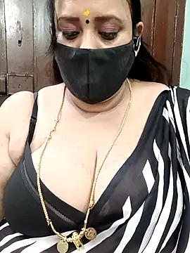 ashikaa r online show from November 2025 06:10:01 PM