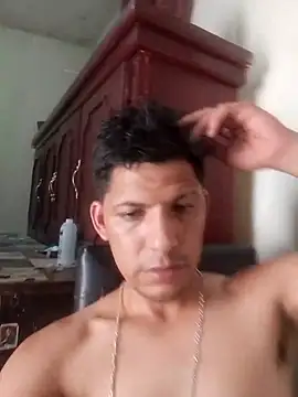 Snapshot of Alonsomadeira chatting on June 2026 05:25:01 PM Alonsomadeira online show from June 2026 05:25:01 PM