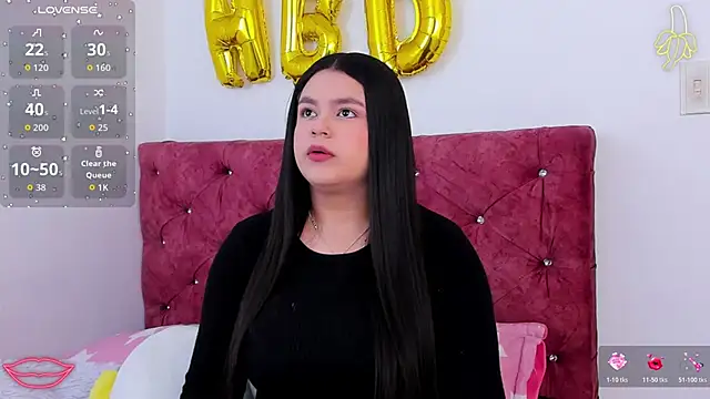 Snapshot of skyhotgirll chatting on April 2026 05:54:01 PM skyhotgirll online show from April 2026 05:54:01 PM