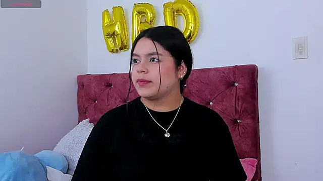 Snapshot of skyhotgirll chatting on April 2026 05:50:02 PM skyhotgirll online show from April 2026 05:50:02 PM