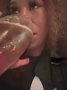 Snapshot of Dime-__ chatting on February 2025 05:39:02 PM Dime- online show from February 2025 05:39:02 PM