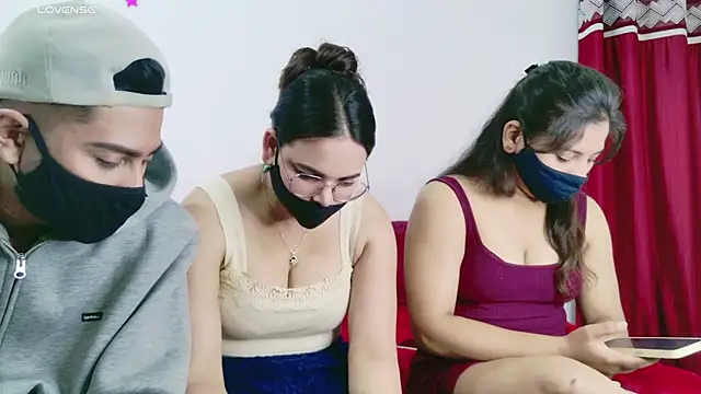 Snapshot of RupaliDixit chatting on November 2025 04:31:02 PM RupaliDixit online show from November 2025 04:31:02 PM