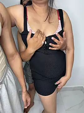 Snapshot of RupaliDixit chatting on November 2025 04:55:01 PM RupaliDixit online show from November 2025 04:55:01 PM