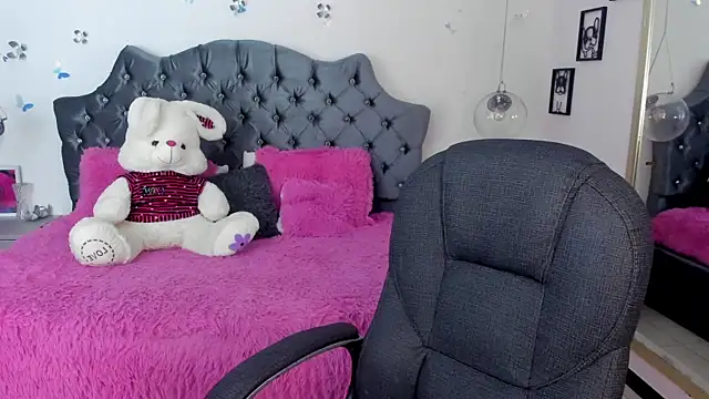  Antonnela  online show from February 2025 01:38:02 PM