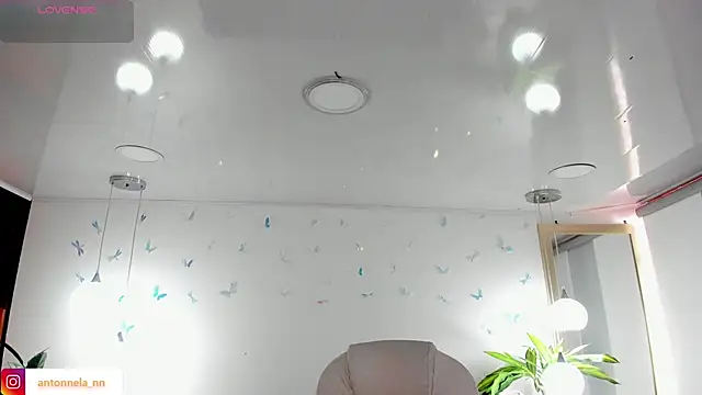  Antonnela  online show from February 2026 02:37:01 PM