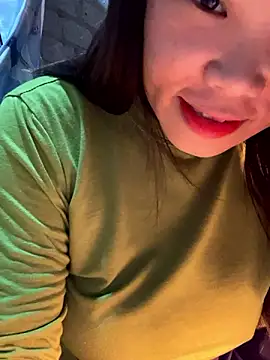 Snapshot of Laura8910 chatting on December 2024 06:20:01 AM Laura8910 online show from December 2024 06:20:01 AM