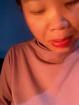 Snapshot of Laura8910 chatting on December 2024 05:26:01 AM Laura8910 online show from December 2024 05:26:01 AM